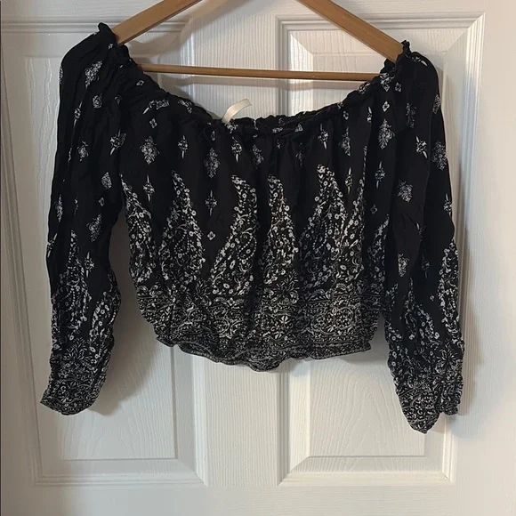 True Destiny Black and White Smocked Crop Blouse - Picture 1 of 3